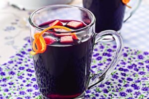 Receita de Vinho Quente com Frutas Tropicais: A Doçura dos Festejos